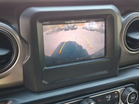 Used 2021 Jeep Wrangler Unlimited Sport image 4