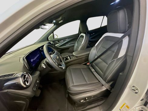 Used 2024 Chevrolet Blazer EV LT AWD/4WD image 13