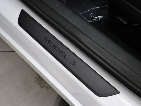 Used 2022 Tesla Model 3 Long Range AWD/4WD image 33