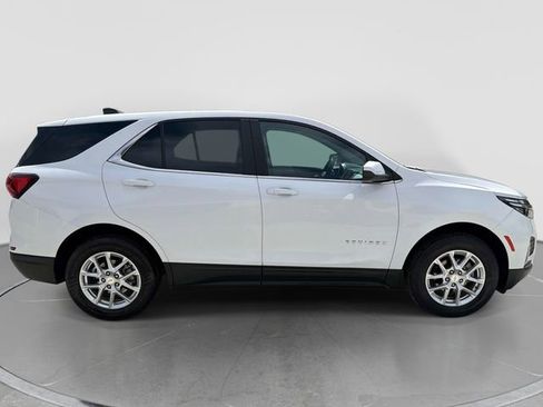 Used 2022 Chevrolet Equinox LT AWD/4WD image 2