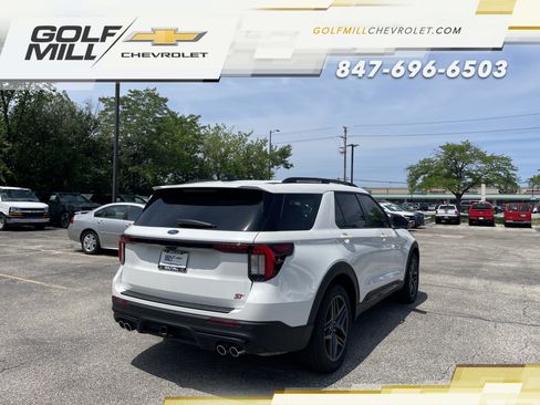Used 2025 Ford Explorer ST AWD/4WD image 5