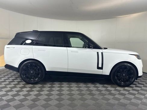 New 2025 Land Rover Range Rover SE image 8