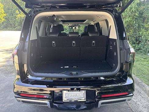 New 2026 INFINITI QX80 Luxe RWD image 24