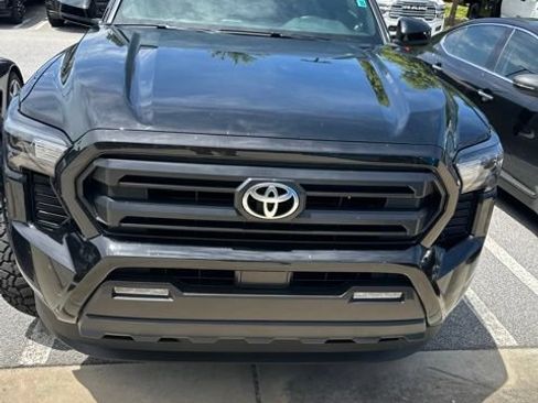 Used 2025 Toyota Tacoma SR5 AWD/4WD image 5