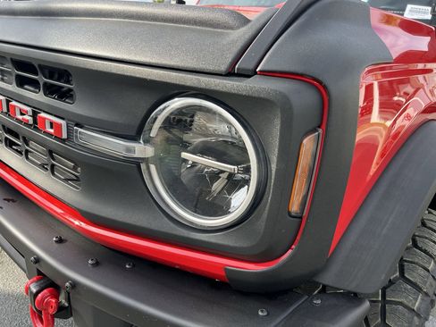 Used 2021 Ford Bronco Black Diamond image 6