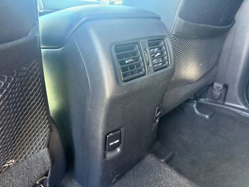 Used 2018 Toyota 4Runner SR5 AWD/4WD image 18