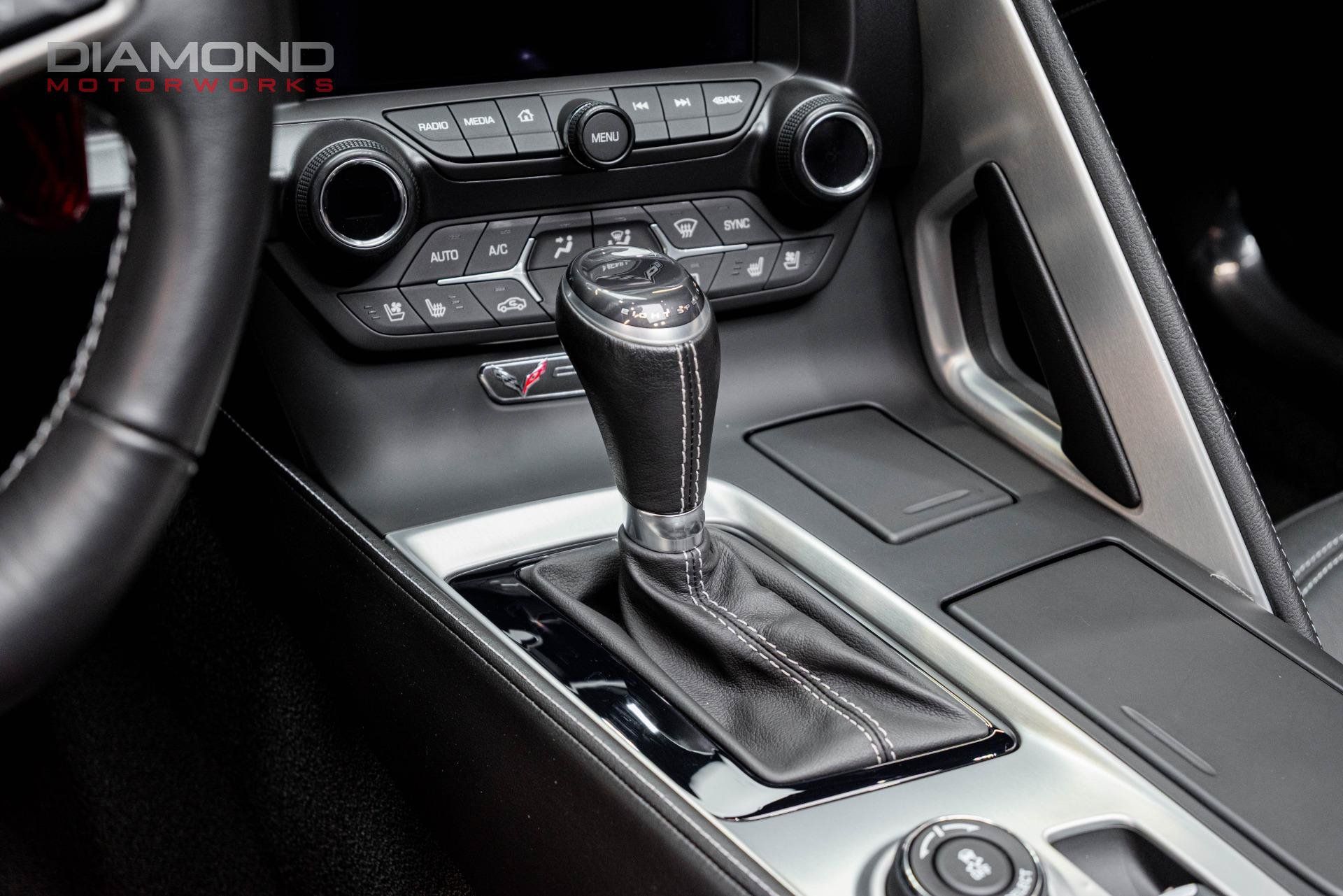 Used 2019 Chevrolet Corvette Stingray Coupe RWD image 13