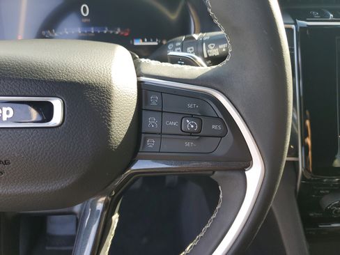 Used 2023 Jeep Grand Cherokee Altitude image 19