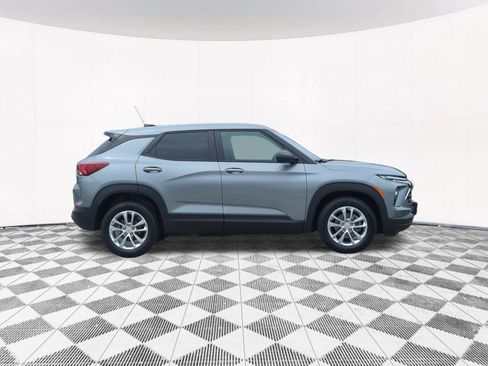 Used 2025 Chevrolet TrailBlazer LS w/ LS Convenience Package image 6