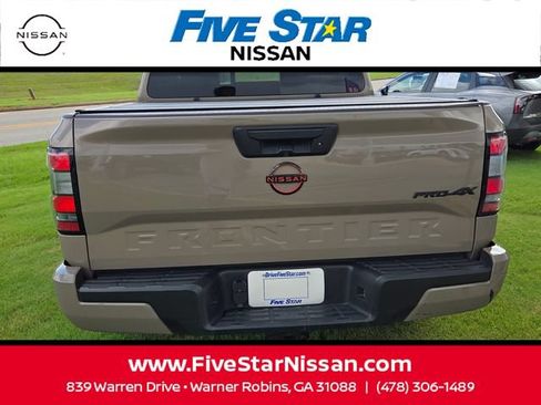 Used 2024 Nissan Frontier PRO-4X w/ Off-Road Protection Package AWD/4WD image 11