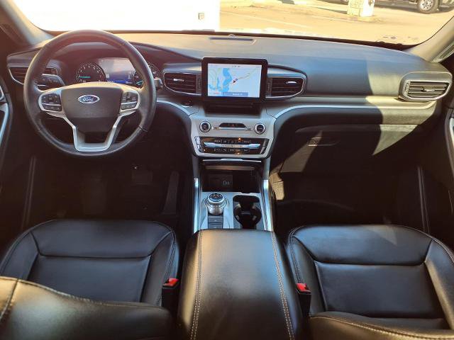 Used 2022 Ford Explorer XLT w/ Equipment Group 202A RWD image 4