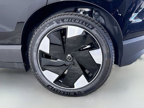 New 2026 Volvo EX30 Plus w/ Protection Package Premier image 31