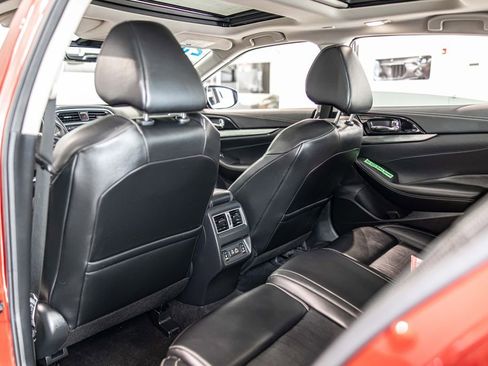 Used 2023 Nissan Maxima SL FWD image 34