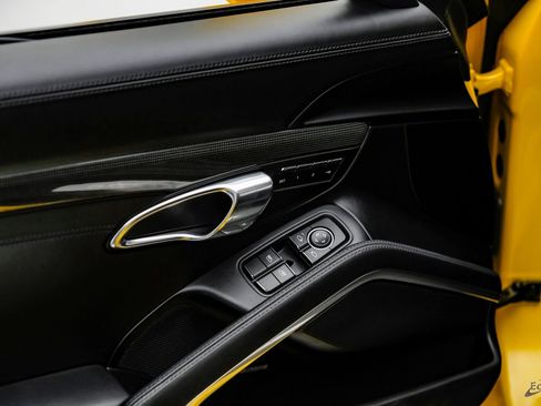 Used 2018 Porsche 911 Turbo S image 84