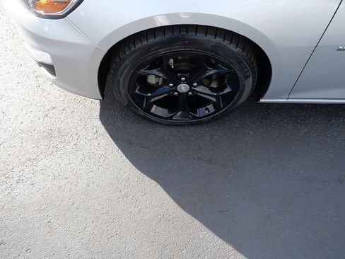 Used 2022 Chevrolet Malibu LT image 38