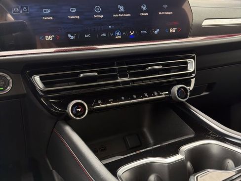 New 2026 Chevrolet Traverse Z71 w/ Enhanced Driving Package image 14