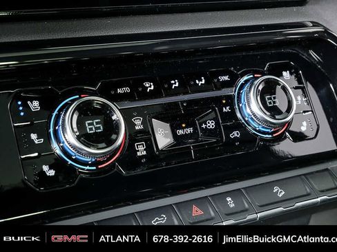 Used 2024 GMC Sierra 2500 AT4 w/ AT4 Premium Plus Package AWD/4WD image 16