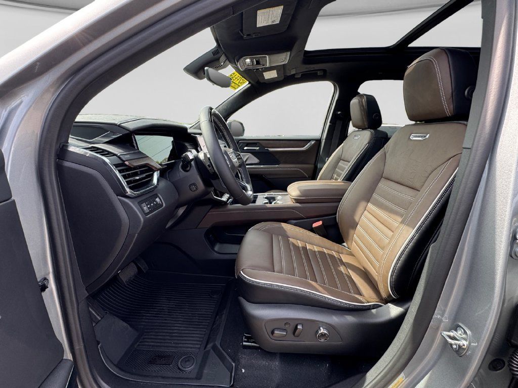 New 2027 GMC Acadia Denali Ultimate w/ LPO, Floor Liner Package AWD/4WD image 14