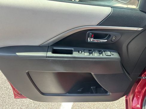 Used 2014 MAZDA MAZDA5 Sport FWD image 17