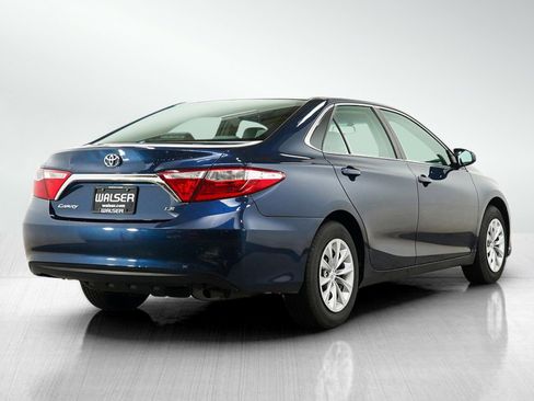Used 2015 Toyota Camry LE FWD image 5