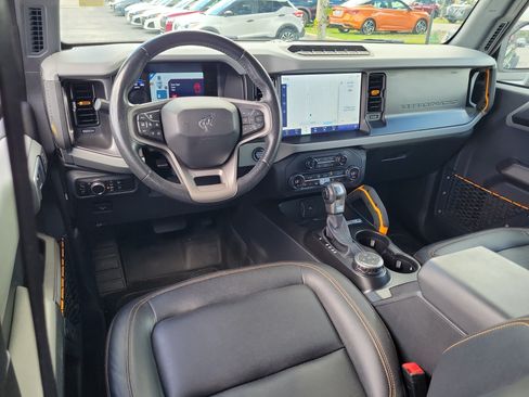 Used 2023 Ford Bronco Badlands AWD/4WD image 14
