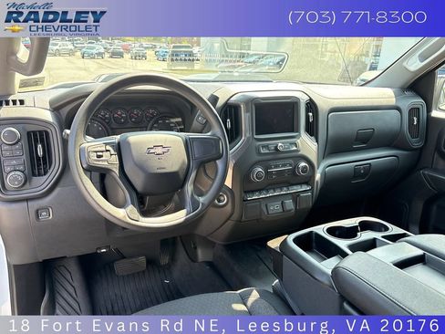 Used 2025 Chevrolet Silverado 1500 Custom Trail Boss AWD/4WD image 15