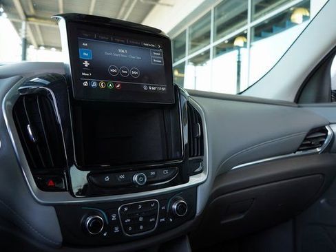 Used 2020 Chevrolet Traverse LT w/ LT Premium Package image 21