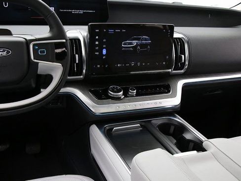 New 2025 Ford Expedition Max Platinum w/ Platinum Ultimate Package AWD/4WD image 16