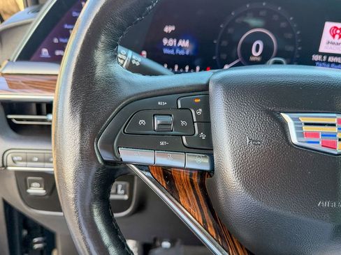 Used 2023 Cadillac Escalade Premium Luxury image 19