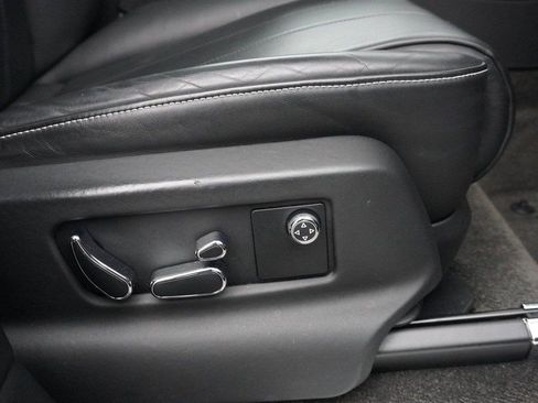 Used 2019 Bentley Bentayga AWD/4WD image 31