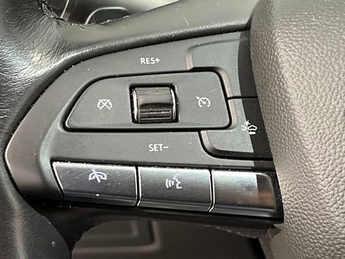 Used 2024 Cadillac XT4 Premium Luxury image 41