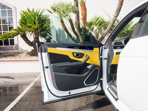 Used 2024 Lamborghini Urus S image 28