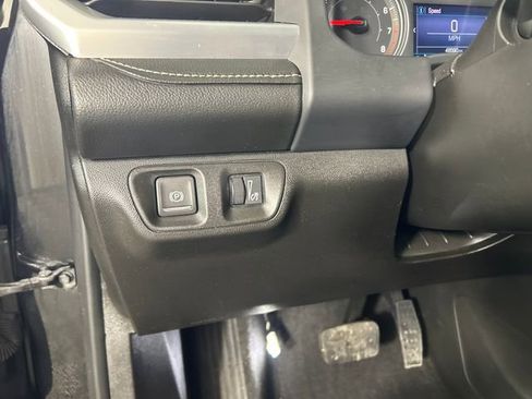 Used 2021 GMC Acadia SLE w/ Driver Convenience Package image 20