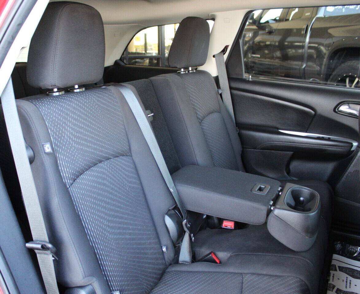 Used 2018 Dodge Journey SE w/ Popular Equipment Group FWD image 12