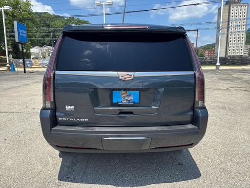 Used 2020 Cadillac Escalade Luxury AWD/4WD image 4