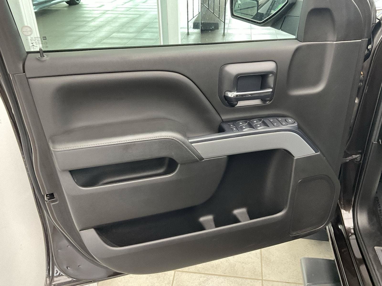Used 2019 Chevrolet Silverado 1500 LT w/ All Star Edition AWD/4WD image 9