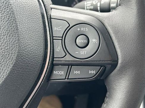 Certified 2025 Toyota RAV4 XLE image 36