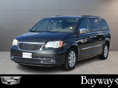 Used 2012 Chrysler Town & Country Touring-L w/ Entertainment Group #2 FWD image 1