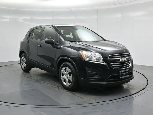Used 2016 Chevrolet Trax LS w/ LPO, Cargo Package image 1
