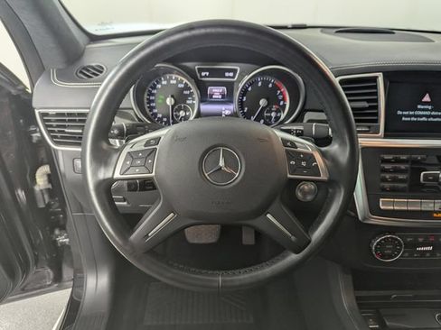Used 2016 Mercedes-Benz GL 550 4MATIC image 13