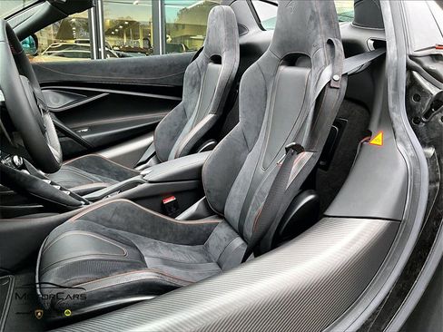Used 2020 McLaren 720S Spider image 21