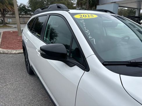 Used 2025 Subaru Outback Onyx Edition image 16