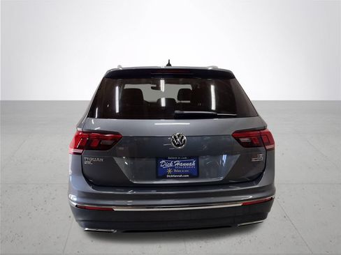 Used 2018 Volkswagen Tiguan SEL AWD/4WD image 12