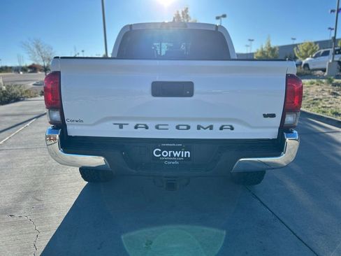 Used 2019 Toyota Tacoma TRD Off-Road AWD/4WD image 7