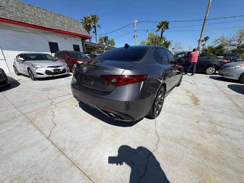 Used 2017 Alfa Romeo Giulia Ti w/ TI 19" Sport Package AWD/4WD image 4