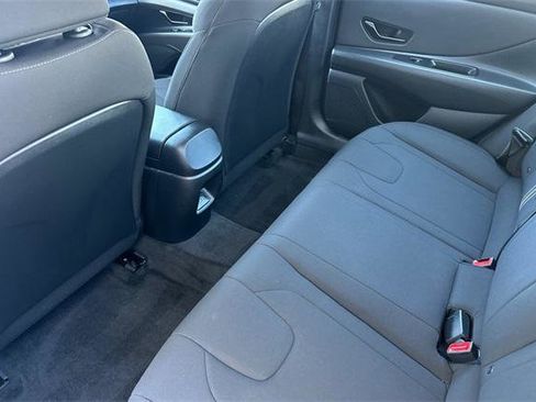 Certified 2025 Hyundai Elantra Sport image 12