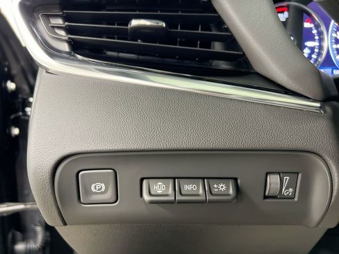 Used 2024 Buick Enclave Avenir AWD/4WD image 18