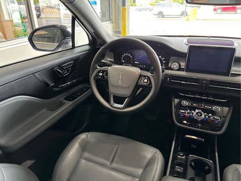 Used 2022 Lincoln Corsair AWD w/ Equipment Group 101A image 10