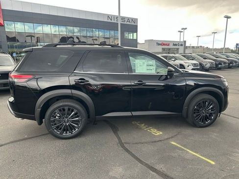 New 2026 Nissan Pathfinder SL w/ SL Premium Package AWD/4WD image 12
