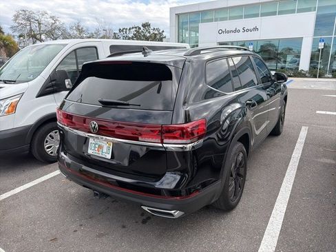 Certified 2024 Volkswagen Atlas SE image 7